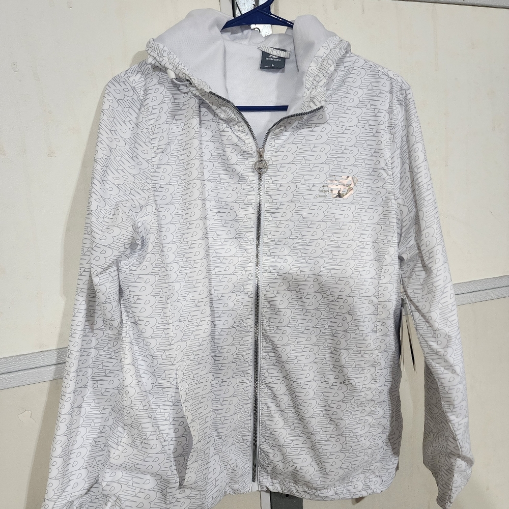 NEW BALANCE  WOMAN'S HOODED WIND BREAKER JACKET